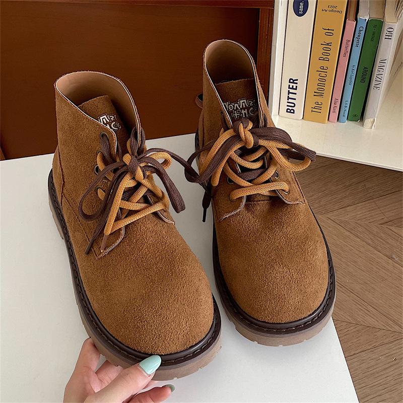 Модная обувь Comemore Ретро ботинки на плоской подошве для женщин Замшевые на шнуровке Мода 2025 Осенняя обувь Готика Однотонные Челси Круглый носок Женские ботильоны