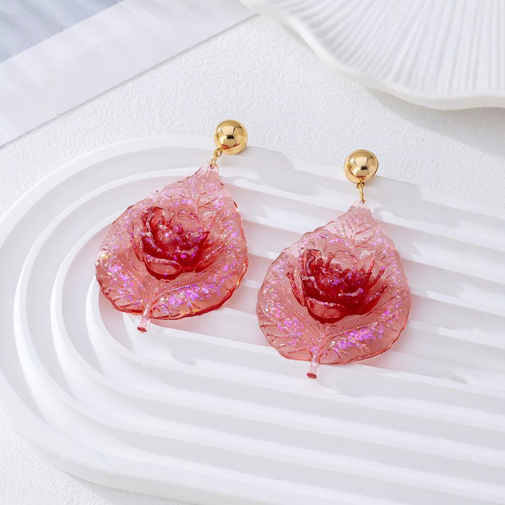 Модные серьги-подвески для женщин