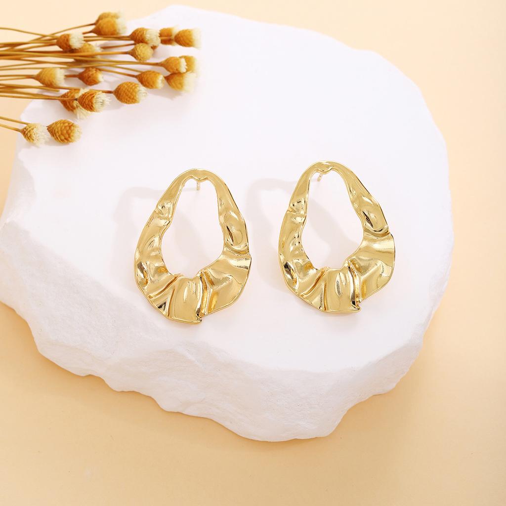 Spiral Maple Leaf Love Hollow Irregular Earrings, Heavy Industry Advanced Sense Metal Style Fashion Temperament Earrings