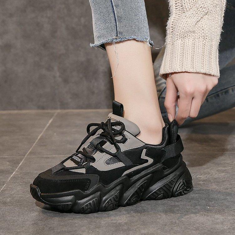 Мода 2024 года, белые женские туфли, новые массивные кроссовки для женщин, белые вулканизированные туфли на шнуровке, повседневная модная обувь для пап, кроссовки на платформе