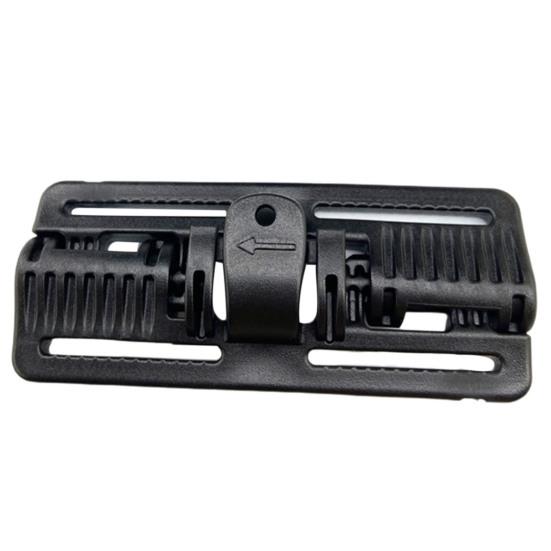 Отличная быстросъемная пряжка без перфорации, удобная, практичная.