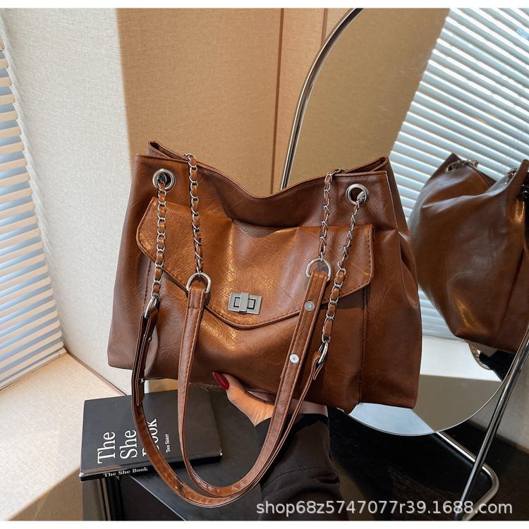Women's Commuter Shoulder Bag 2025 Spring New Bag Large Capacity Out Messenger Bag Chain Bag Tote Bag Women