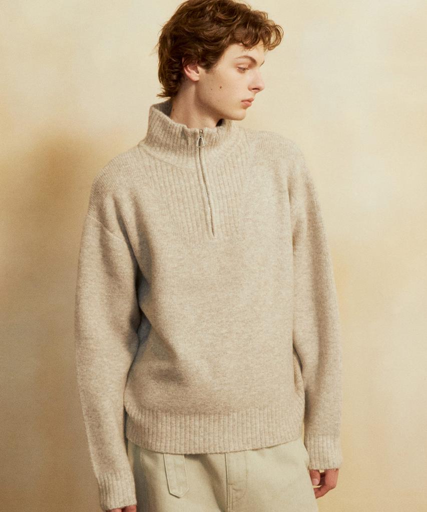 DTHIRTYONE Half-Zip Turtleneck Sweater (Beige)