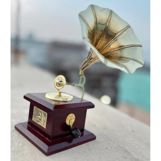 Timeless Elegance: Handmade Vintage Dummy Gramophone for Home Décor & Memorial Gifting