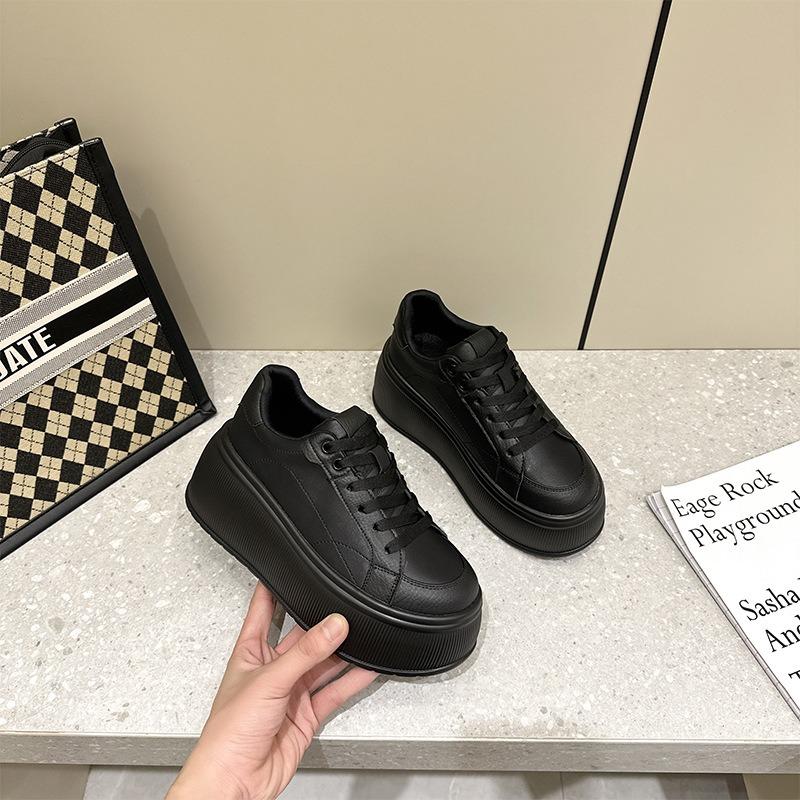 Маленькие белые туфли на толстой подошве, женские весенние новые повседневные спортивные туфли-маффины, женские кеды на шнуровке с небольшой высотой