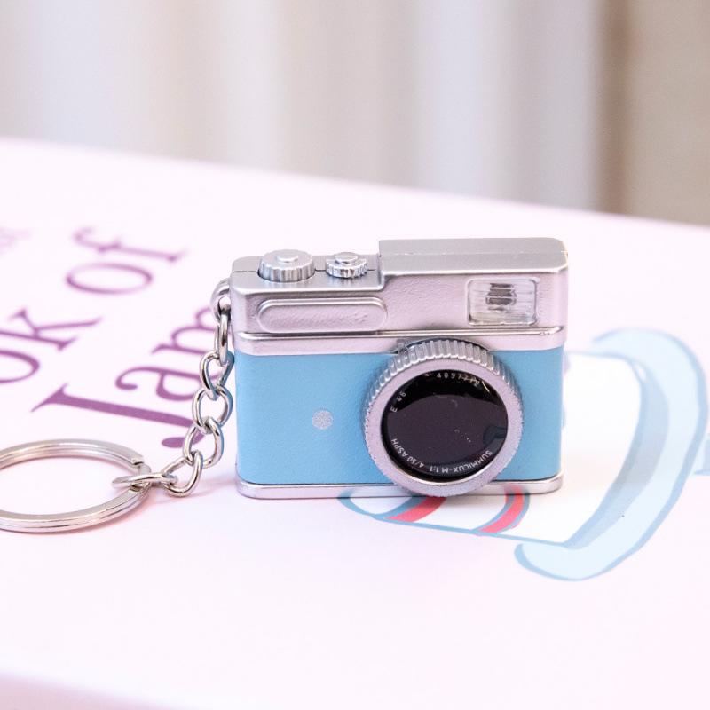 Светящийся мини-камера Брелок Подвеска для сумочки: Ретро-камера с звуком, кукла-украшение