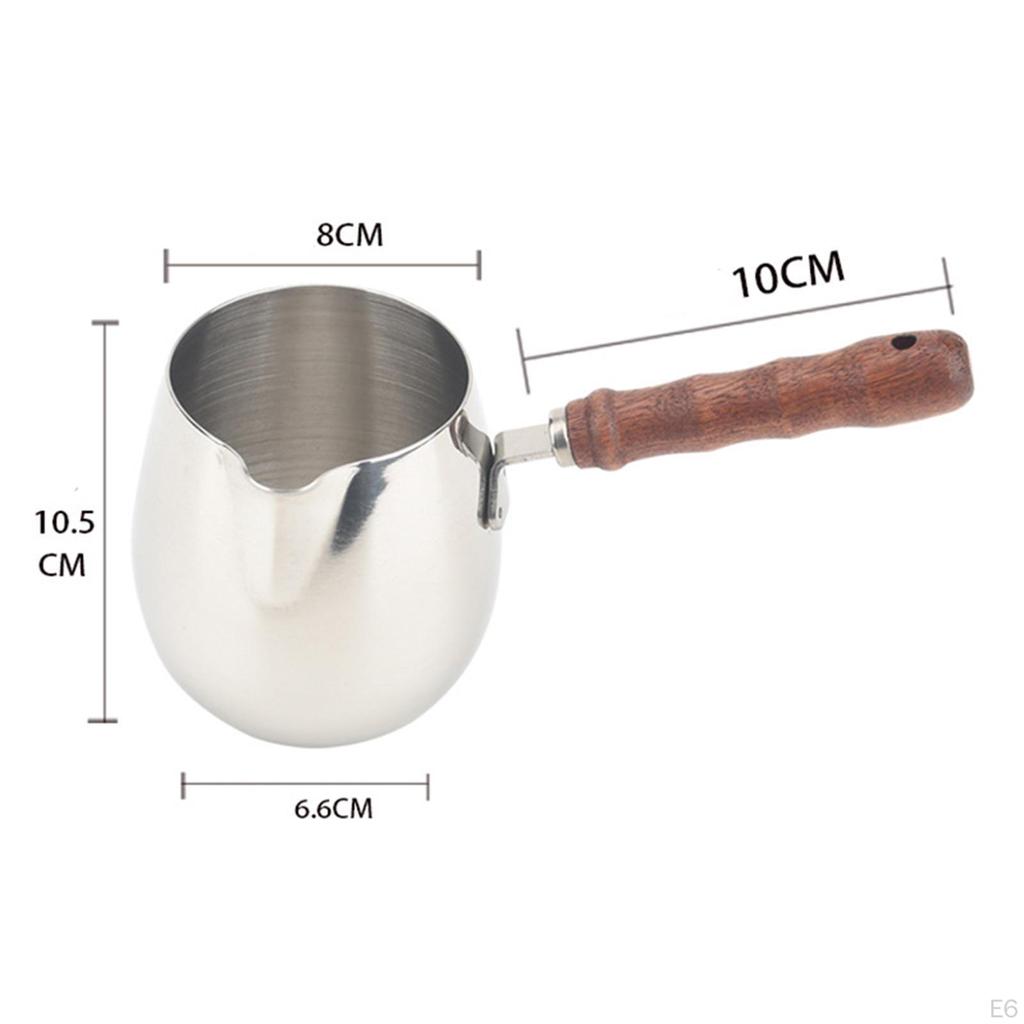 Кофейник с длинной ручкой и практичным носиком