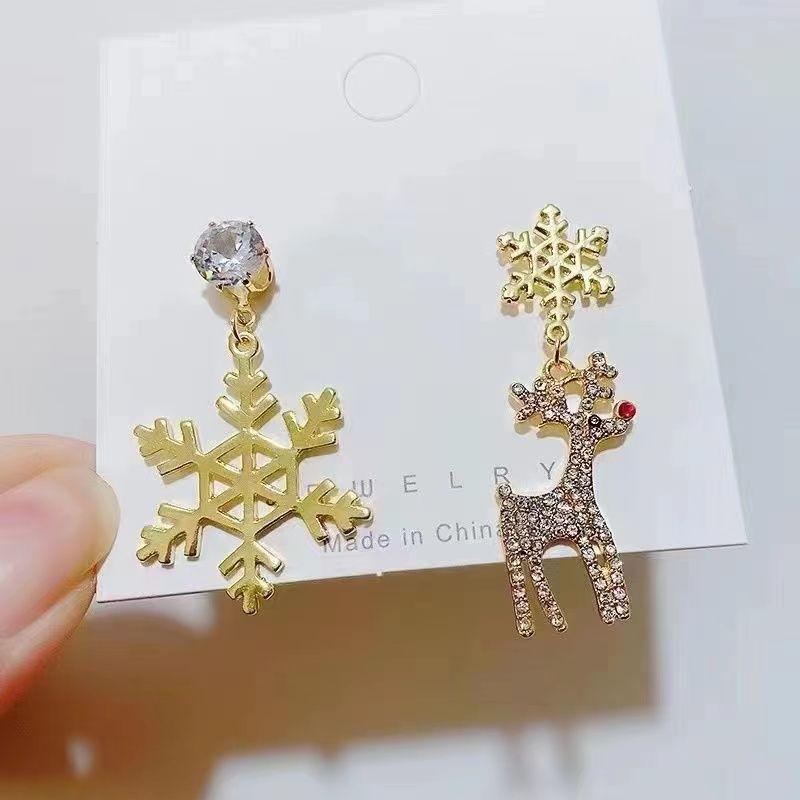 Delicate Rhinestone Elk Earrings for Women Sweet Asymmetrical Snowflake Deer Drop Earring New Year Jewelry Christmas Gift