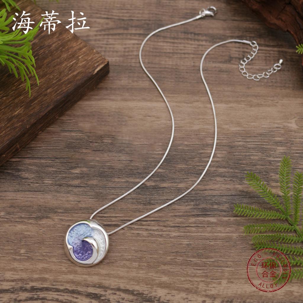 Новая эмалевая геометрическая подвеска в виде лепестка, женское простое и изысканное ожерелье с цветком клевера