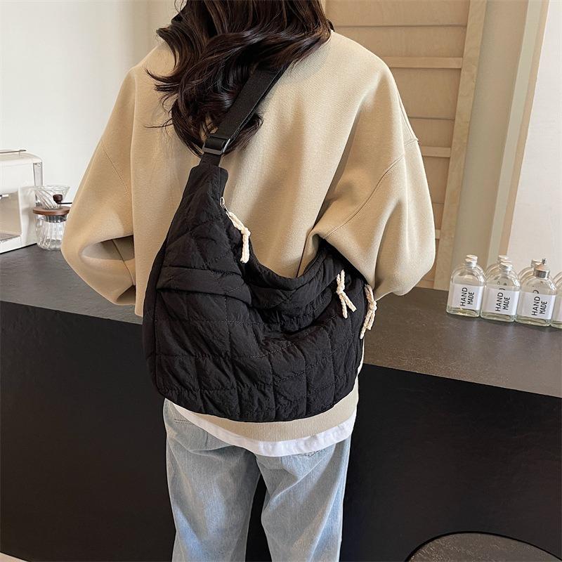 Rhombus Dumpling Bag Autumn and Winter New Trendy Casual Large Capacity Solid Color Cloth Bag Light Commuter Shoulder Messenger Bag Women