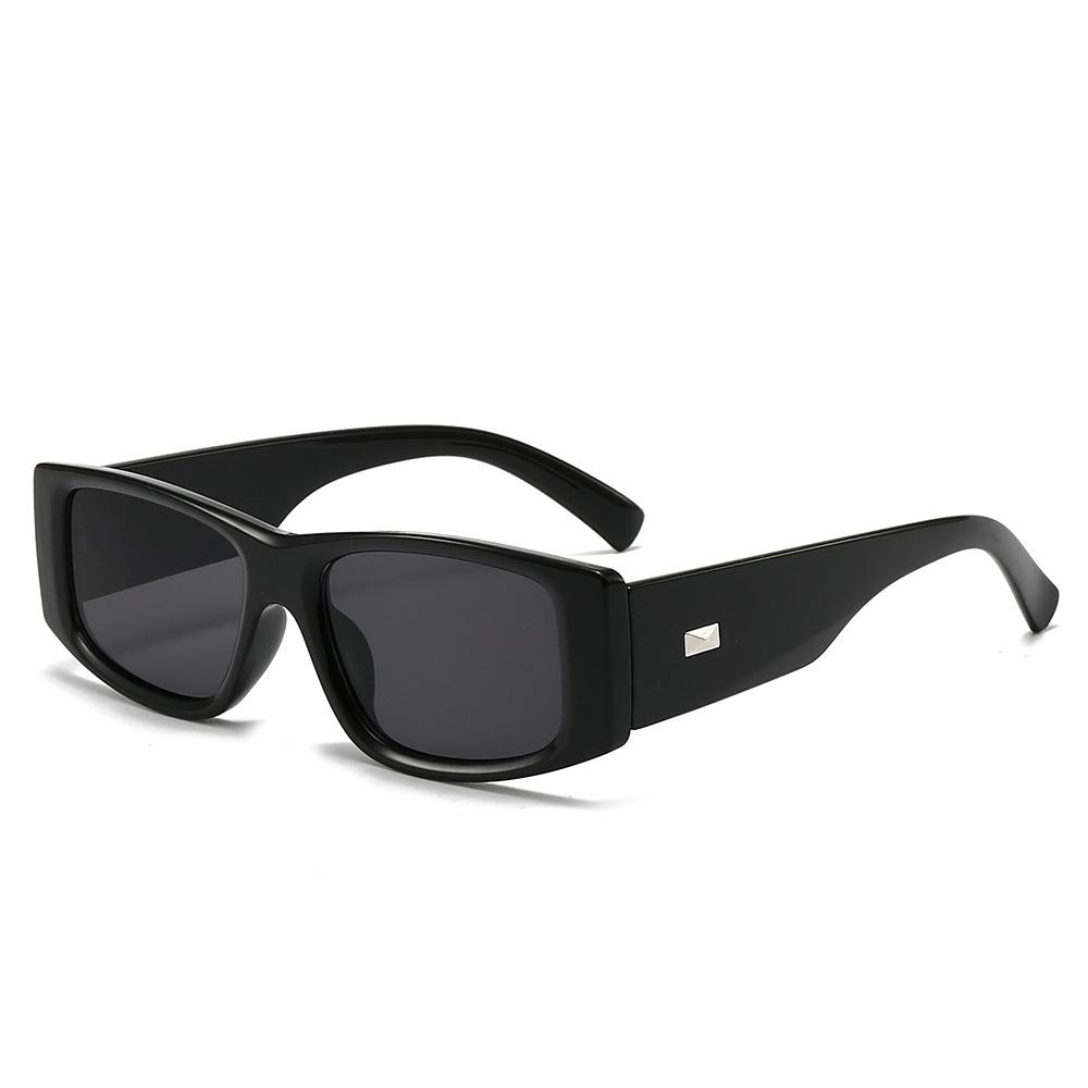 Rivet Envelope Summer Retro Small Square Frame Sunglasses Uv400 Ladies Retro Punk Rectangular Sunglasses Glasses Sun Visor Ins S