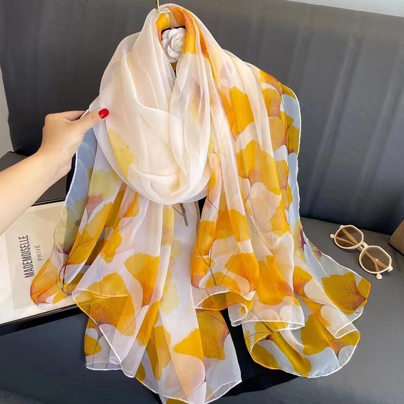 Spring/Summer New Women'S Silk Scarf 135 * 180cm Simulated Silk Twill Square Scarf Fashion Printed Large Square Scarf Professional Scarf