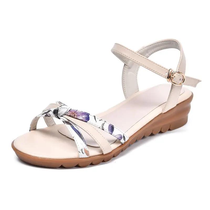 Мода с низким каблуком Пряжки Женская обувь Высококачественная обувь 2025 Роскошные трендовые сандалии для женщин Повседневные винтажные Предложение Сандалии на распродаже