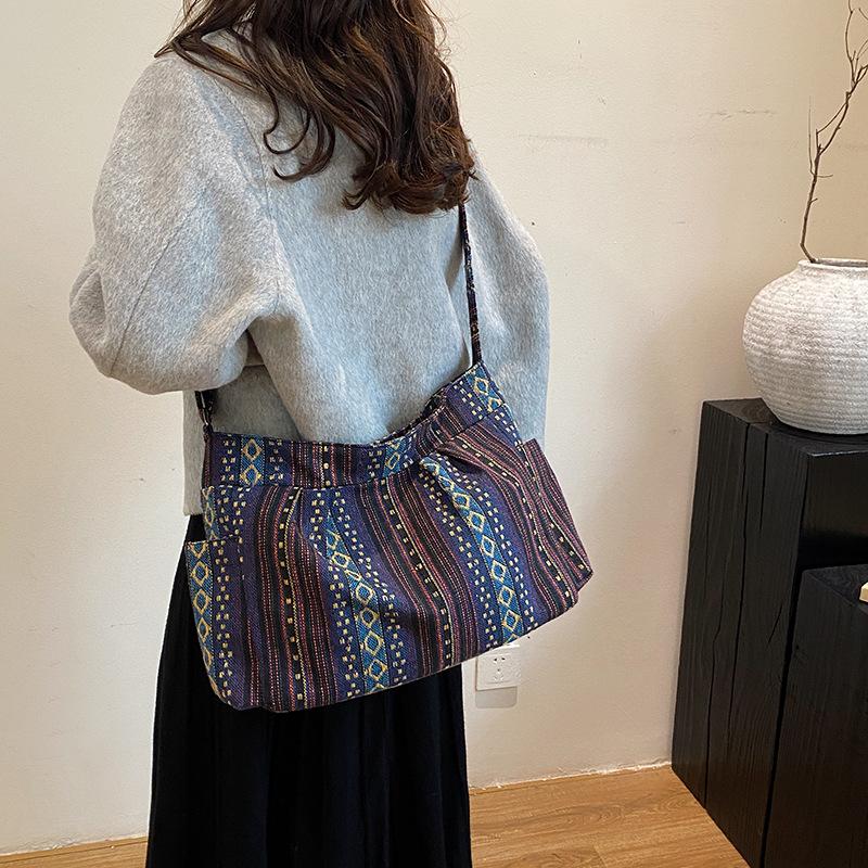 2025 новая сумка-тоут женская сумка студенческая нишевая большая вместимость плечевая сумка для отдыха сумка-мессенджер