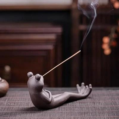 Украшение для дома Креативные подарки Милая скульптура лягушки Подставка-держатель для благовоний с палочками Ручная работа Керамическая подставка для благовоний