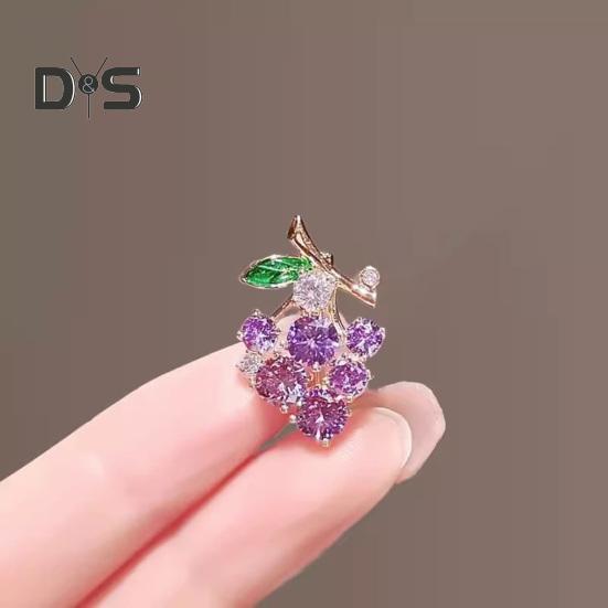 Women Brooch Floral Decor Stainless Hollow Exquisite Vintage Anti-slip Wear-resistant Coat Collar Hat Scarf Decoration Clothes Pin Garment Jewelry