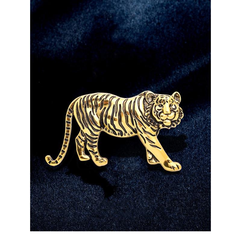 Twelve zodiac animals, retro zodiac tiger head brooch, electroplated domineering tiger, fierce beast animal brooch, chest flower