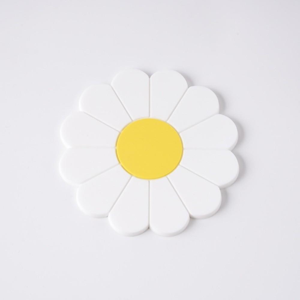 Flower Cup Holder Mat Heat-Resistant Silicone Cup Pad Round Daisy Car Storage Mat Car Interior