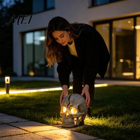 Decorative Solar Stakes for Lawns Cracked Skull Garden Light, Resin Halloween Pathway Lamp Outdoor Fairytale Accents Yard Patio Flower Bed, Waterproof
