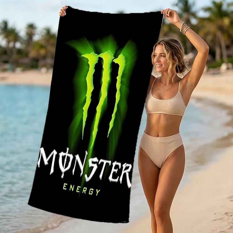 Пляжное полотенце с узором из логотипов Monster Energy - мягкое, впитывающее, можно стирать в машине. Легкое и современное, для плавания, незаменимо в путешествиях