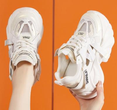 Мода Высокое качество 9 см Микрофибра Кожа Смешанный цвет Полый Женские Массивные Кроссовки Летние Вулканизированные Платформа Танкетка Лоферы Удобная обувь