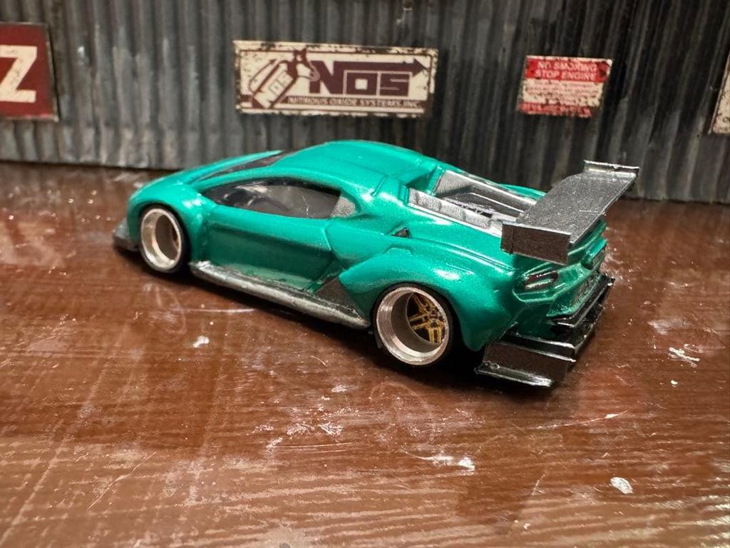Металлическая зеленая мини-машинка Lamborghini Temerario