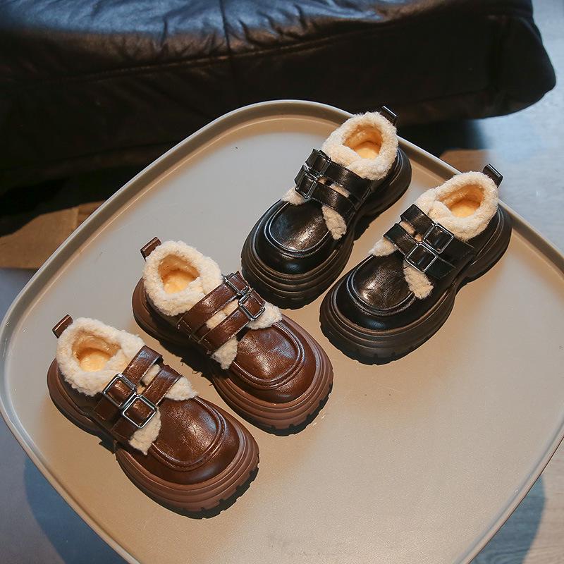 2024 Модная детская зимняя кожаная обувь: Теплая обувь для мальчиков и девочек с хлопковым носком, бархатной подкладкой и толстой подошвой