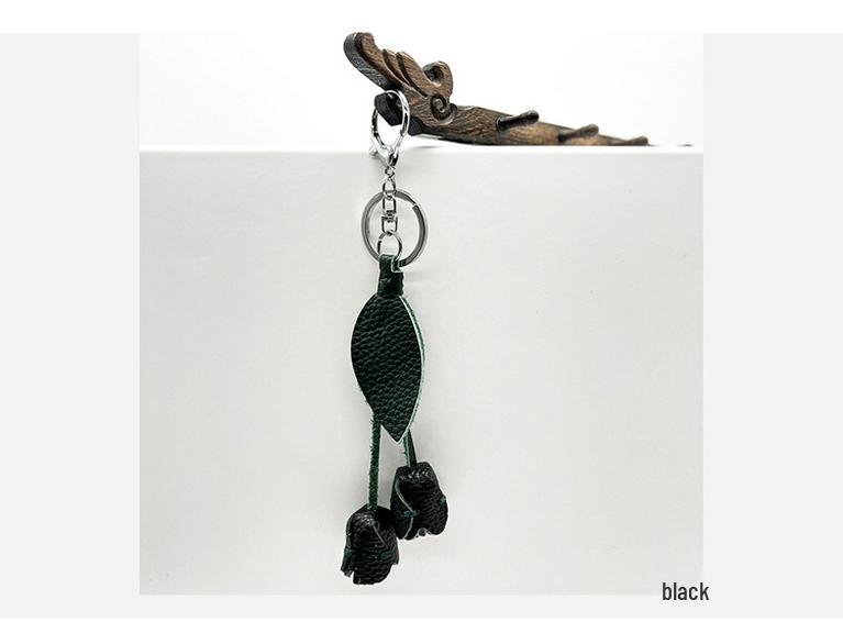 Брелок-подвеска ручной работы из натуральной кожи в виде тюльпана