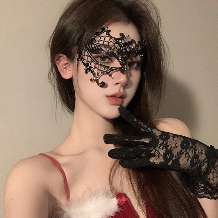 Сексуальная кружевная полумаска с перьями - аксессуар для макияжа на Хэллоуин и маскарада