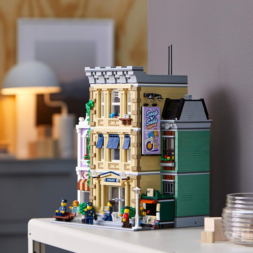 LEGO Полицейский участок 10278 Внутреннее распределение (Официальный продукт)