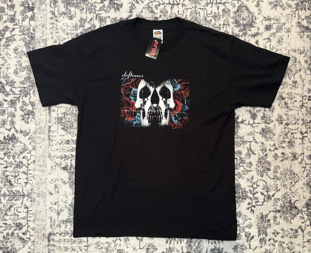 Vintage Deftones Self Titled Skull And Rose 2003 Large Band T-Shirt DEADSTOCK Unisex T-Shirt