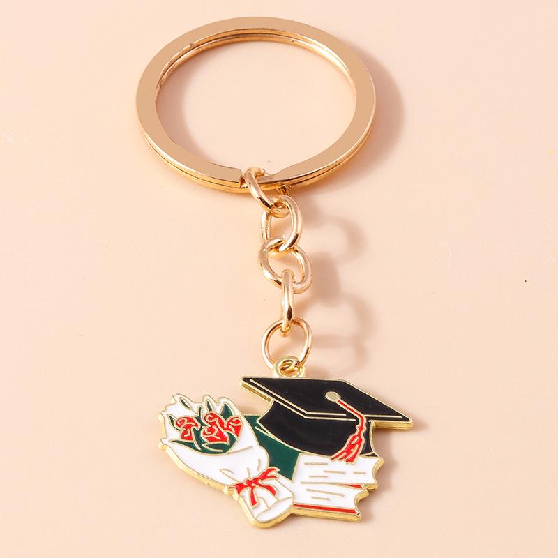 Cute Academic Dress Keychain for Graduation Ceremony Mortarboar Pendant for Students Bag Accessories Creative Jewelry Gift