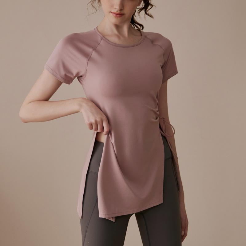 Летний женский комплект для йоги: Дышащие брюки на завязках и топ с короткими рукавами для пилатеса и фитнеса.