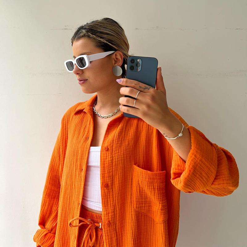 Однотонный плиссированный комплект из двух предметов для женщин, летние женские повседневные короткие комплекты из двух предметов с длинными рукавами, модные наряды на пуговицах, костюм