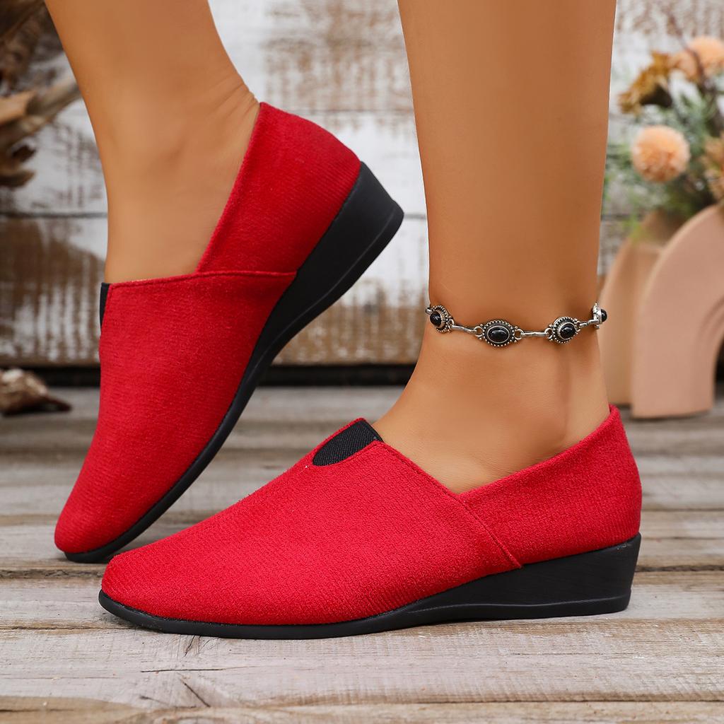 Fashion 2025 Summer Women Slip-On Flats Shoes Breathable Casual Loafers Fashionable Old Cloth Round Toe Sneakers Women Zapatos De Mujer