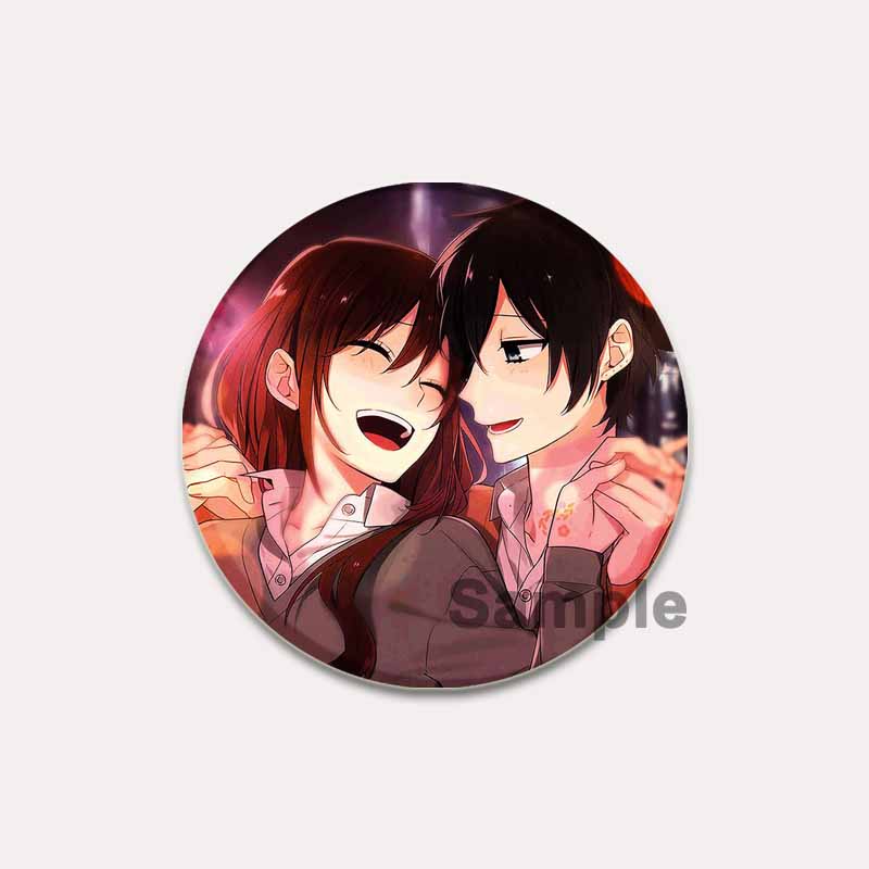 32/44/58 мм Love Anime Horimiya Значки на рюкзаке Аксессуары Miyamura Izumi Hori Kyouko Мультфильм Броши для одежды Сумка Декор Подарки Булавки