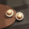 Серьги-гвоздики из стерлингового серебра 925 пробы, two-color pearl stud earrings with elegant golden pearl, держатель для цветов с микро-инкрустацией цирконами, легкая роскошь, высококачественные