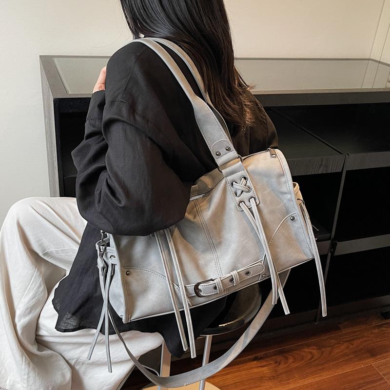 Универсальная сумка для поездок на работу женская 2025 новая осенне-зимняя высококлассная ретро сумка через плечо, сумка-мессенджер, сумка-тоут большой вместимости