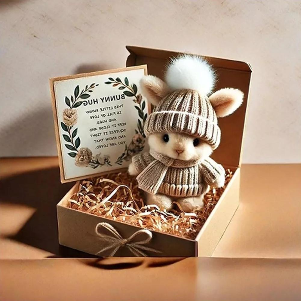 Мини Зайчик Обнимашка Милый Пасхальный Подарок Плюшевый Зайчик в Вязаной Шапке и Мягким Кармашком Кролик для Эмоциональной Поддержки с Подарочной Коробкой и Открыткой