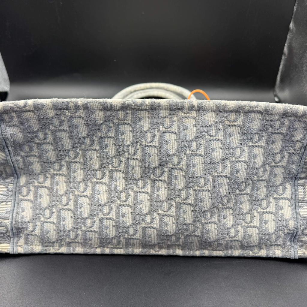 [Pre-Owned] Book Tote Large Capacity Oblique Handcrafted All Over Print Embroidered Canvas Shoulder Tote Bag - Very Good #1EQMF1T