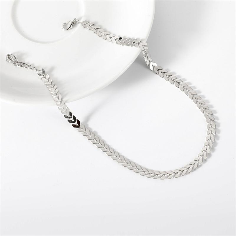 Серебряные чокеры в виде рыбьей чешуи для женщин, сексуальные летние короткие звенья цепи, минималистичные ожерелья, простые аксессуары для шеи