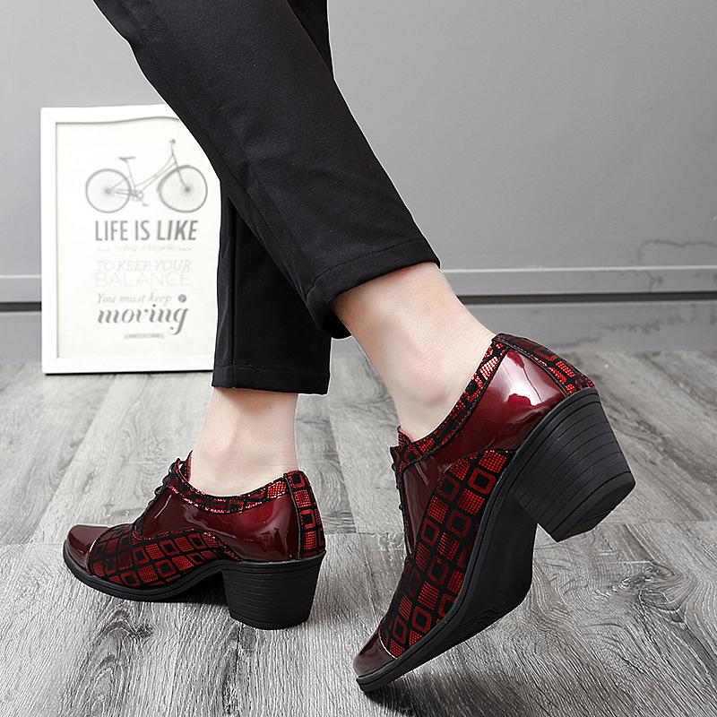 Бренд 2025 Мужская обувь из кожи на высоком каблуке Модная красная обувь для свадебного платья для мужчин Роскошная формальная обувь Мужская обувь zapatos de vestir