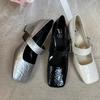 Мода НОВЫЕ Весна/Осень Женские Туфли Квадратный Носок Массивный Каблук Обувь Атласная Обувь для Женщин Элегантный Низкий Каблук Пряжка Черные Туфли Мэри Джейн