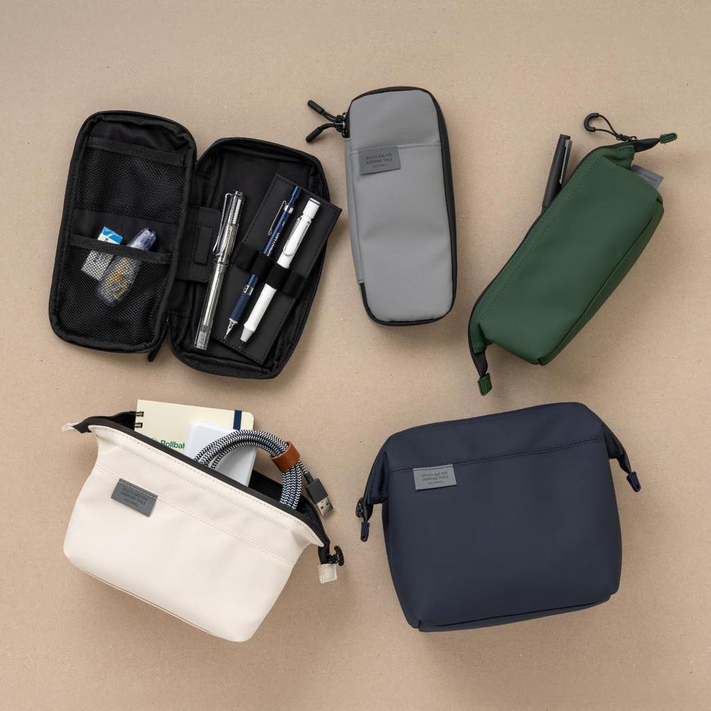 Delfonics Inner Carrying Water-Repellent Wire Pouch, Size M, Women's Makeup Pouch (Black)