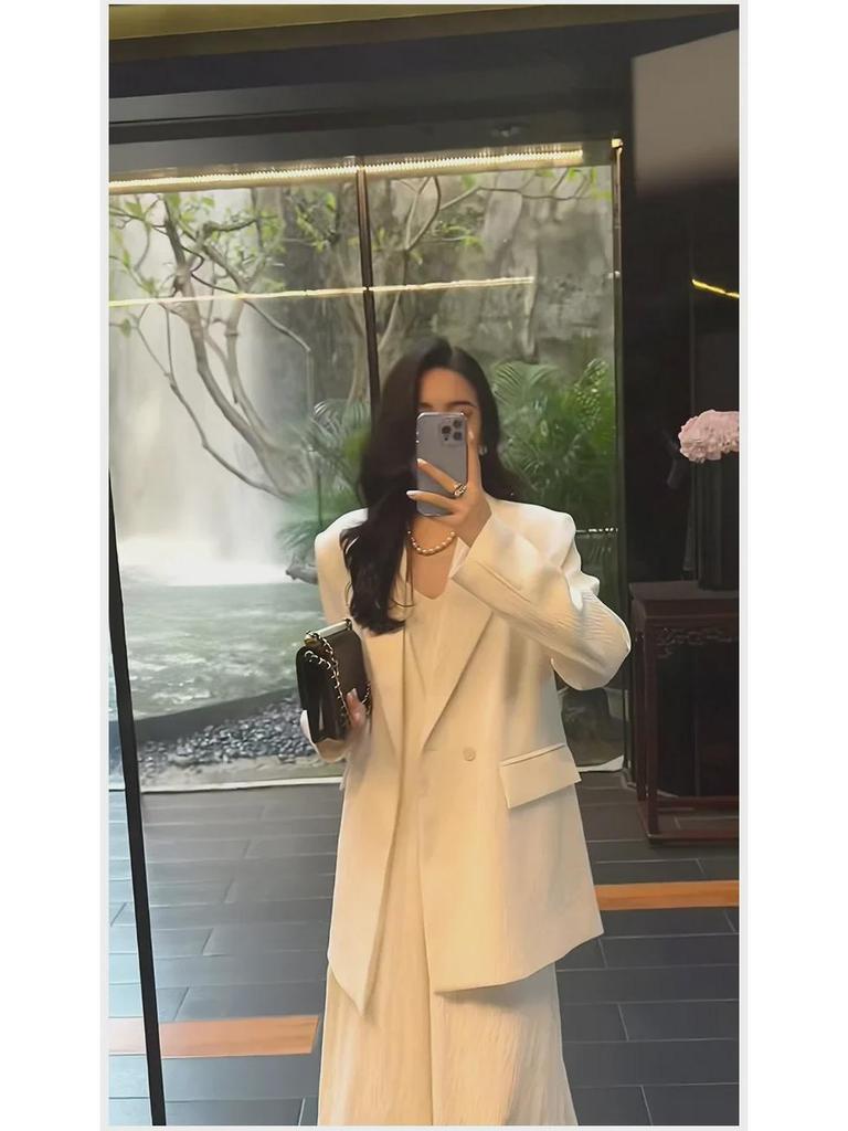 Женский костюм-двойка больших размеров: Длинная юбка на подтяжках и блейзер на весну/осень