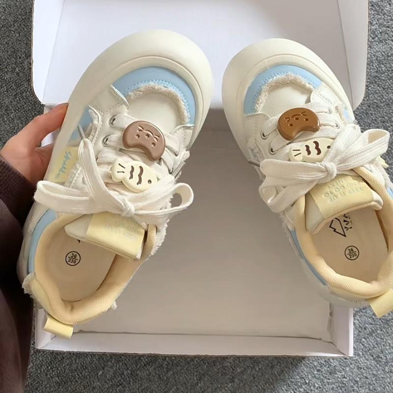 Новые кроссовки Niche на толстой подошве с протектором — это универсальные и повседневные кроссовки.