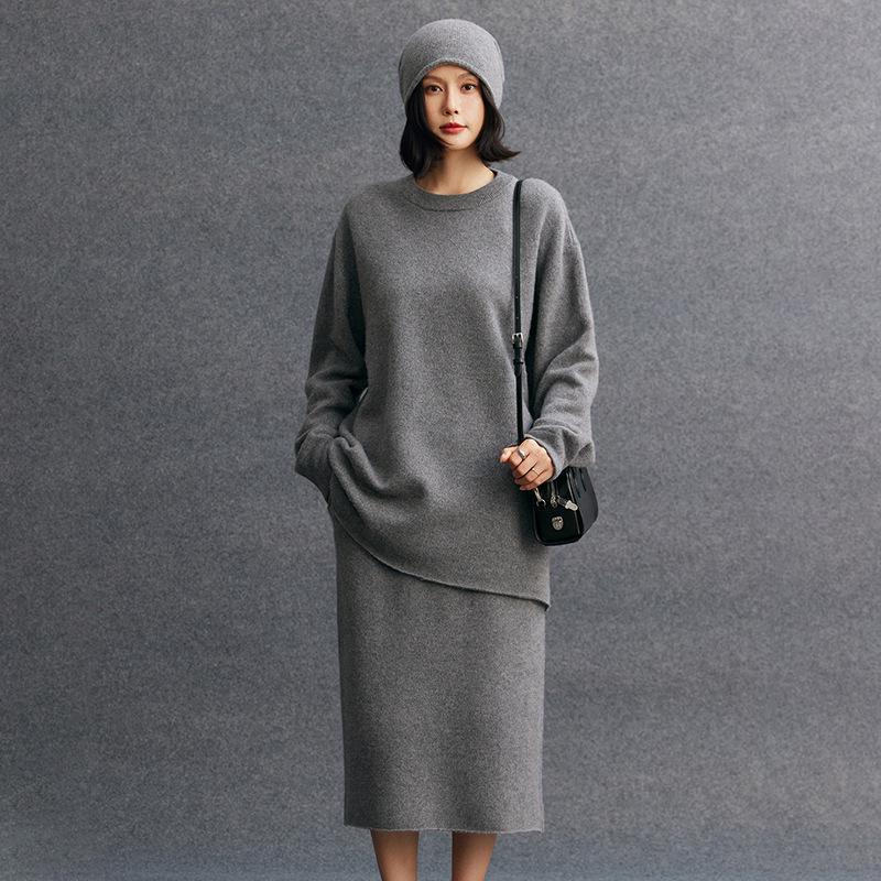 2025 Autumn/Winter Women's Cashmere Round Neck Loose Top and Skirt Set