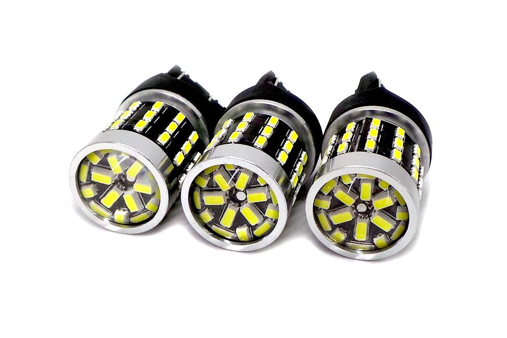 2 Pcs LED Bulb 7443, W21/5W 12-24V CANBUS 1800lm White with Off-Road Lens
