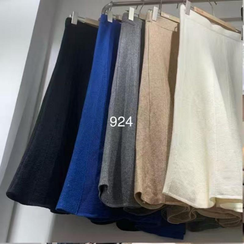 Однотонная вязаная юбка «рыбий хвост»: Женская приталенная А-силуэта с высокой посадкой, средней длины для осени/зимы 2025