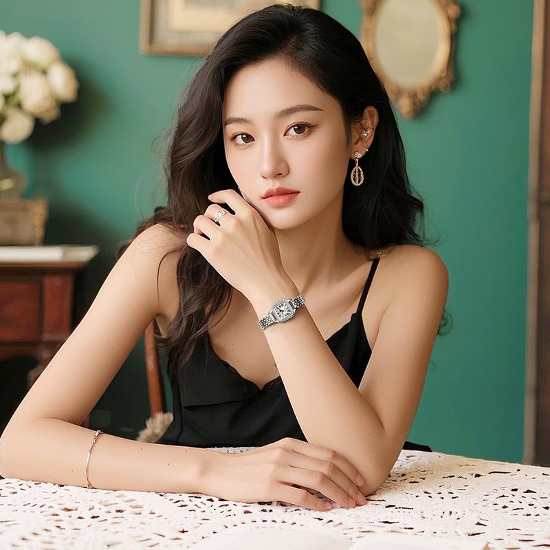 Disney Retro Roman Daily Versatile Starry Sky Commuter Original Design Niche High-End Square Quartz Watch Women watches Silver MK-11784W